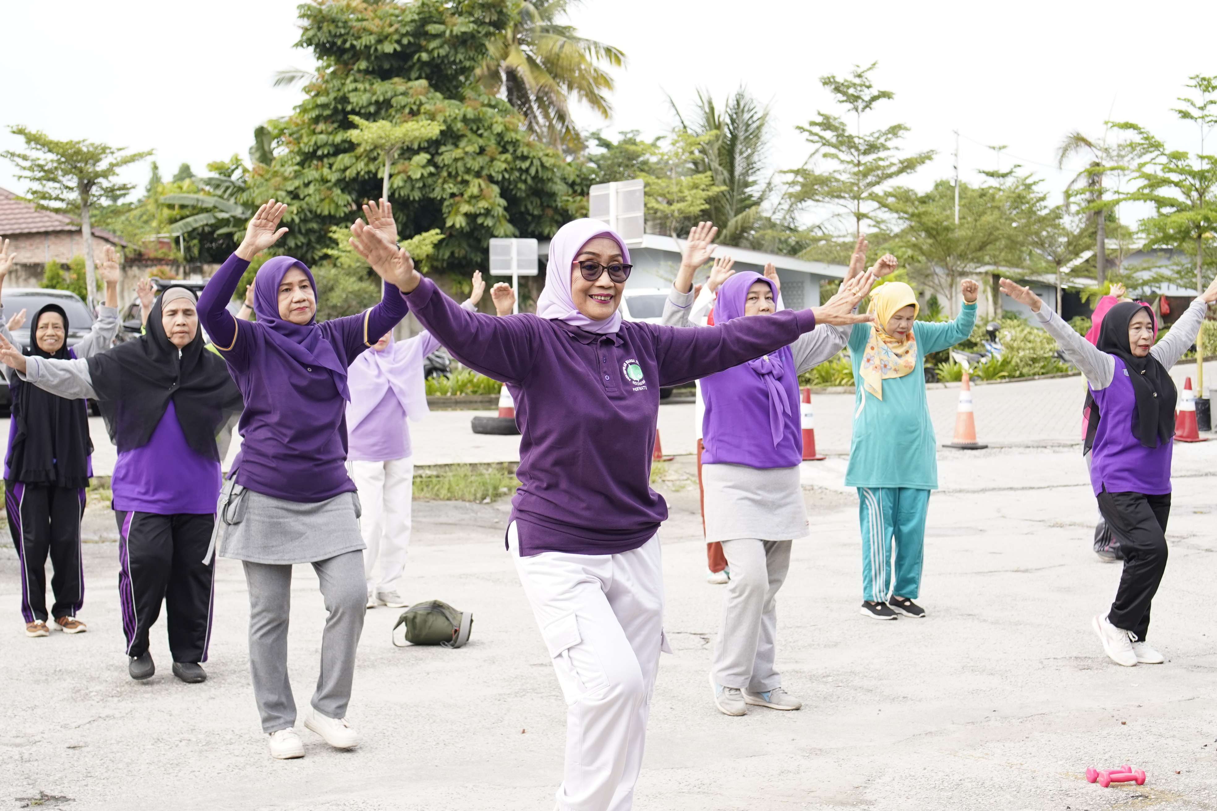 Senam di RS Syafira
